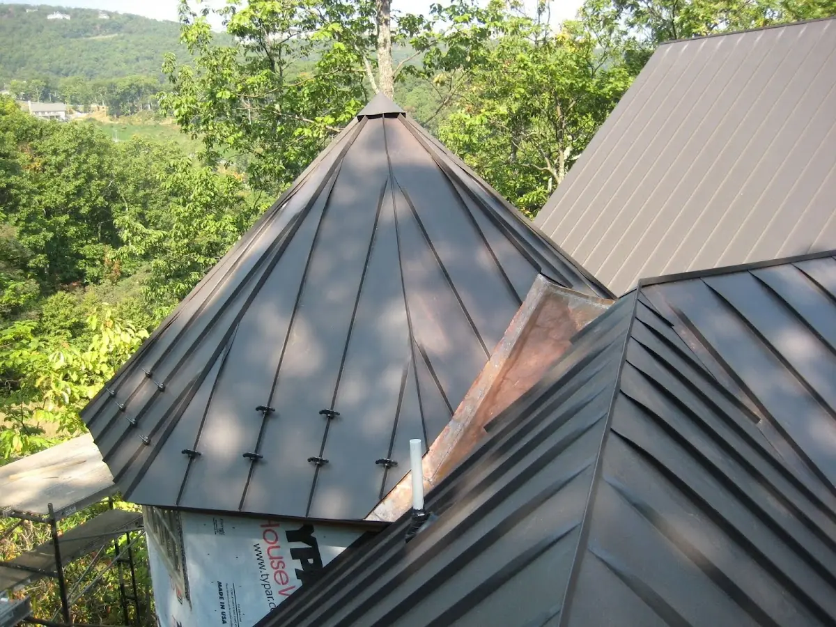 Professional Roof Tarp Installation by Craftsman Roofing in Bowen - Thompsonville